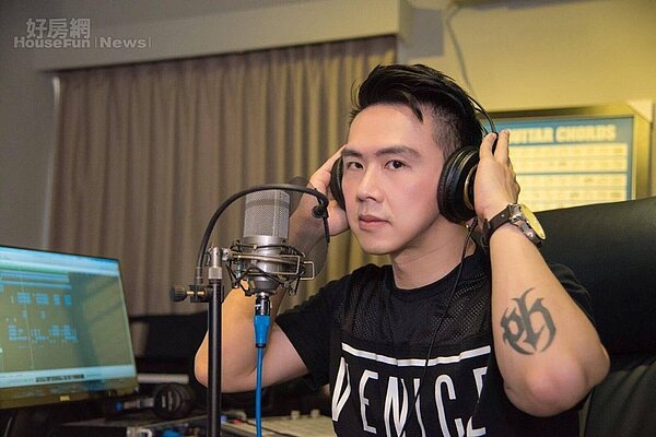 1.大隸在去年暑假推出個人全創作專輯《大隸式》佳評如潮,本勢娛樂今年也將持續推出更多作品。