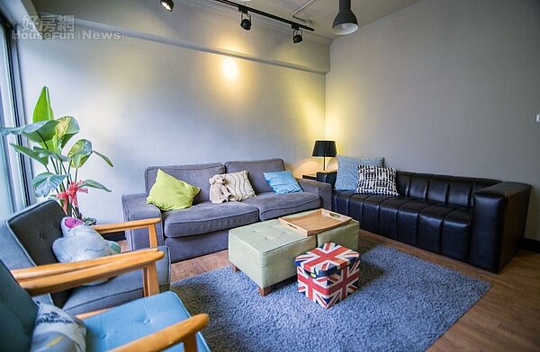 4.休息區以居家概念設計成,就像拜訪朋友家客廳一般輕鬆自在,座椅走的是混搭風,包括英國風椅櫃等都很有味道。