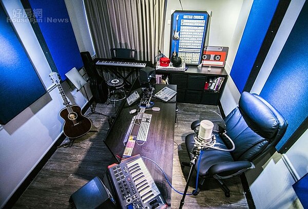 5.錄音室位置在房子正中央,本身就有不錯的隔音效果,大隸還特地在財位擺了水晶。