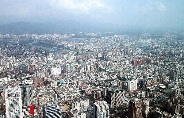 北市加強版囤房稅也打到不少自住客。 報系資料照