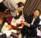 鼓勵增產報國　新北頒發3胞胎6萬元生育獎勵金