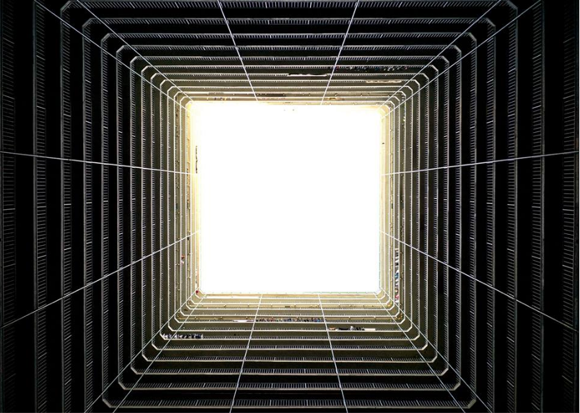 香港公屋愛民邨,被譽為「九龍模範邨」,天井設計別具特色。(圖/林彥呈提供)