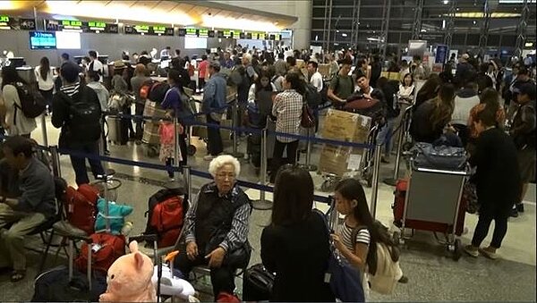 圖為洛杉磯國際機場的出境大廳。(中央社)