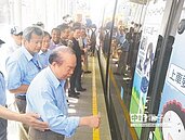輕軌通車至C8站　班距加密