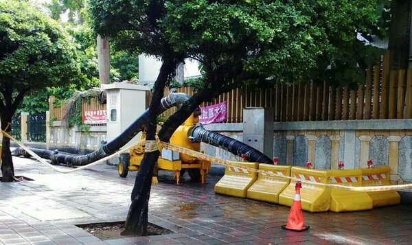 尼伯特颱風即將登台，為防台各區域排水系統已設立完畢。（好房網News記者 陳韋帆／攝影）