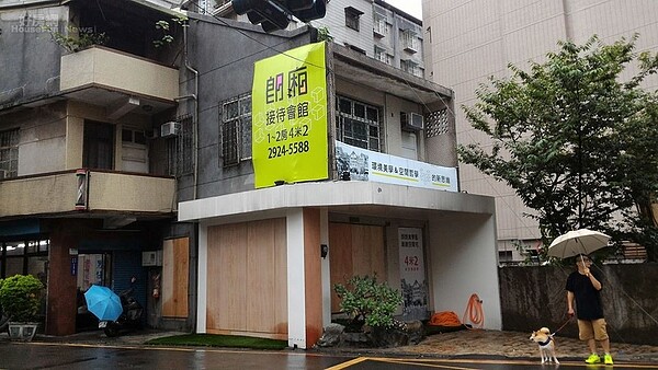 強颱尼伯特來襲,案場接待中心也休兵一天(好房網NEWS記者陳韋帆攝影)