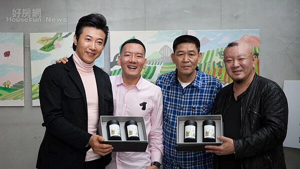 13.港台兩大食神陳鴻(左一)與阿寶師父(右一)出席豐茶的新品上市發表會。