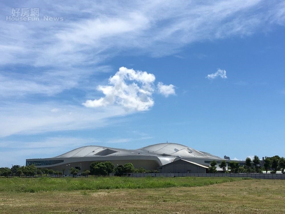 高雄捷運鳳山衛武營藝術文化中心(HF提供)