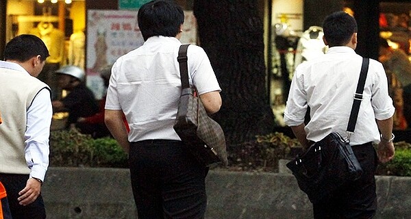 勞動部周休二日修法草案如通過,勞工7天假就泡湯。高教工會表示,7天假砍光之後,台灣任職滿1年的勞工只有19天假,與世界上的OECD35個主要國家相較,只贏過墨西哥,將是「世界倒數第二名」。 報系資料照