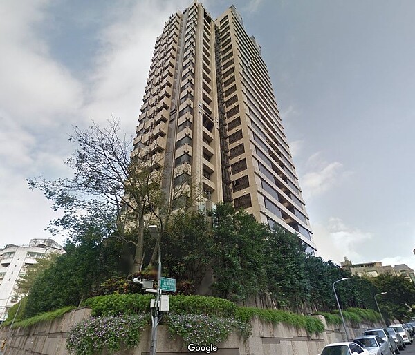 士林區豪宅「天母紘琚」今年3月成交19樓1戶,總價達2.25億元。(翻攝自google map)