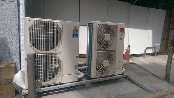夏天溫度不斷飆高,不少專家提供省錢兼省電的方法。(好房網News記者賈蓉/攝影)