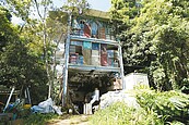 便宜民宿像廢墟　遊客逃離報案