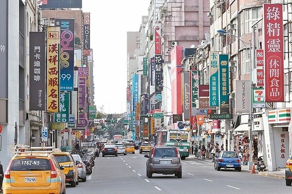 北市店面今年1~5月交易數和去年同期相比,幾乎腰斬。 圖/報系資料照