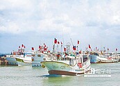 漁船＋軍機「護島」海空並進　立委登太平島不缺席