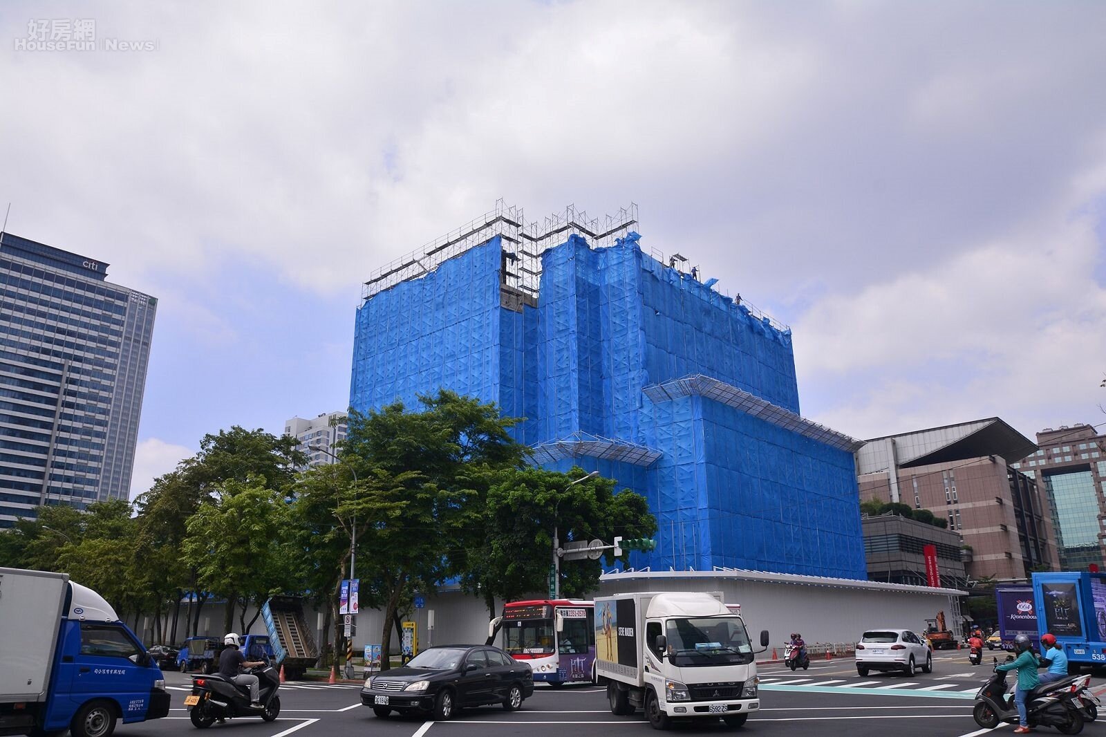 信義A7由碩河開發詹偉立偕同大陸建設張良吉打造Taipei Sky Tower飯店、商場大樓。(好房網News記者 陳韋帆/攝影)