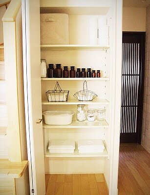 麻衣提醒，物品要按照顏色、距離分開放，最好只有三種顏色。（翻攝自なんにもないぶろぐ）
