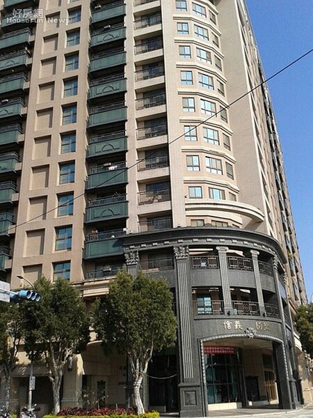 8.喜歡寧靜生活的石頭,早年曾住過淡水「摩天31」。