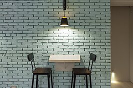 適合兩人或是一人的用餐區。