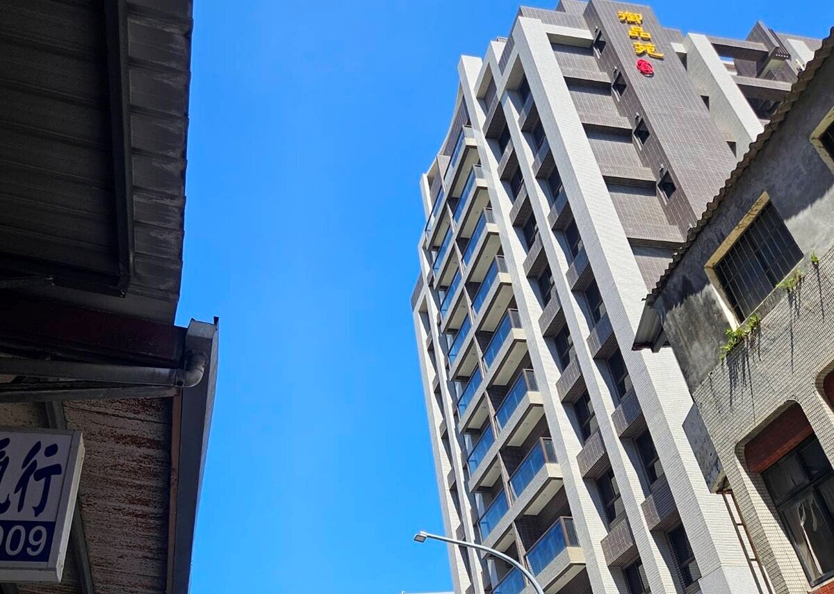新北五股「智群御品苑」耐震係數高，近成泰路商圈，未來更有捷運五泰輕軌的重大建設。圖／好房網News記者林和謙／攝
