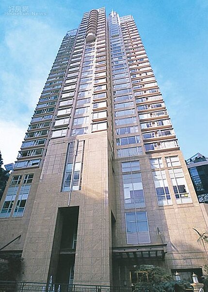 7.中半山梅道的蔚皇居，也是香港知名豪宅。（翻攝自中山新浪房產微博）