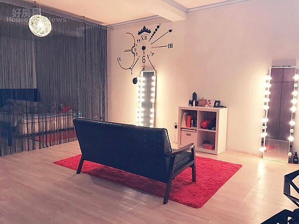 4. 家裡從油漆到傢俱採買,都是劉虹翎親自挑選訂做。