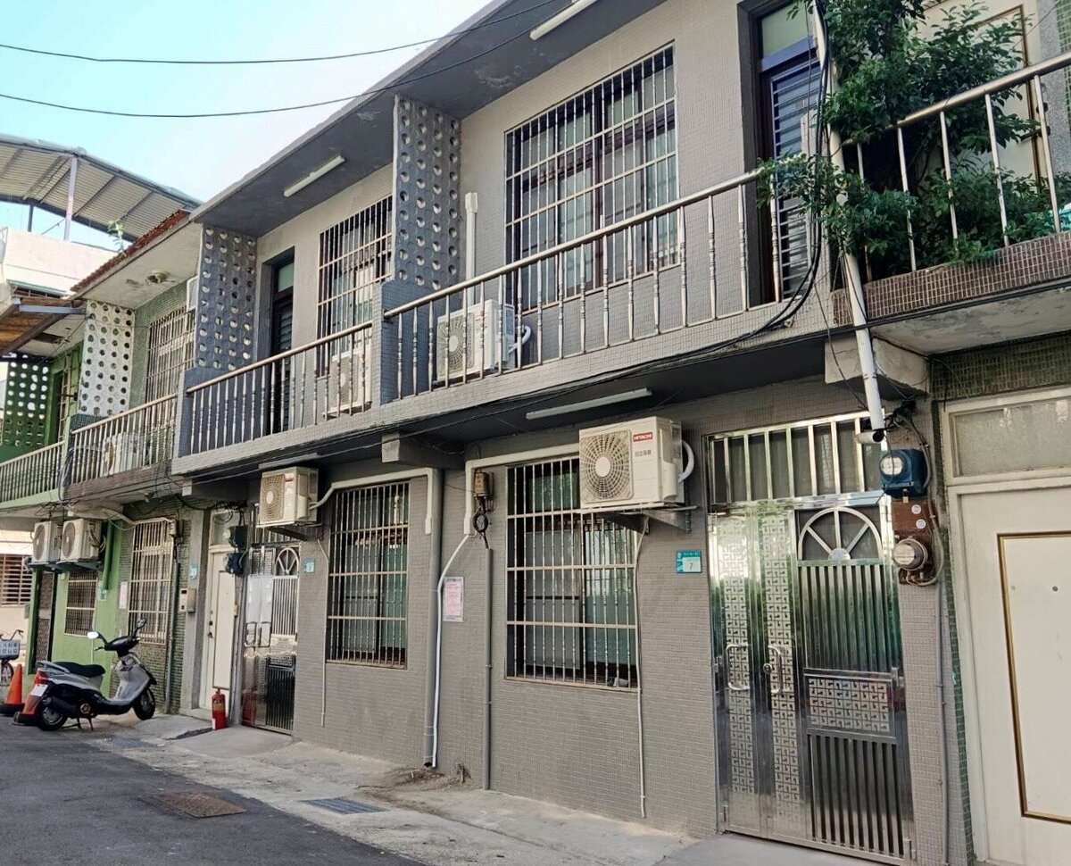 板橋區公所近期完成4棟2層樓員工職務宿舍修繕工程。圖/板橋區公所提供