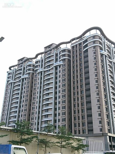 五股上河園建案,棟距太近遭買家質疑與廣告不實。(好房網News記者 黃彥翔 攝影)