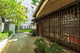 看完了台北琴到館後，轉往後面的台北書畫院，去體驗一下琴棋書畫中的書畫氛圍。台北書畫院前身也是日式宿舍群之一。整個宿舍群建造時雖然延續日本工法，但也因應台灣氣候有些改良。