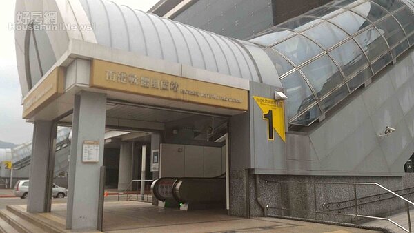 4. 捷運南港軟體園區站周邊近年來蓬勃發展。