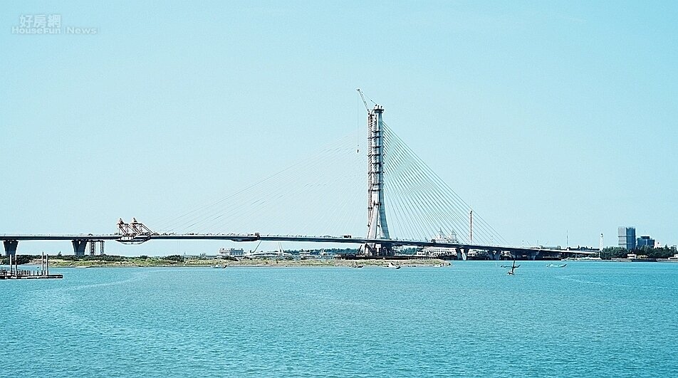 串聯淡水與八里的淡江大橋,已於今年5月12日正式通車。圖/國產建材實業提供
