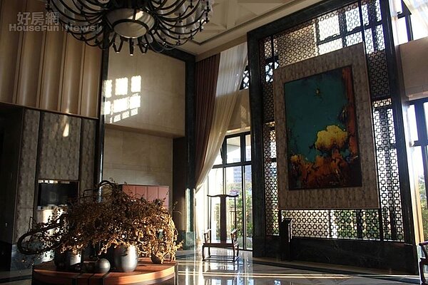 3. 新古典主義的風格,強調線條的對稱與工整。