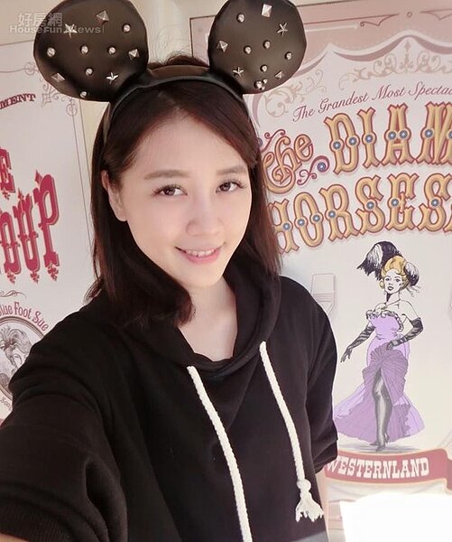 1. 藝人嚴立婷精打細算,是許多節目的常客。(翻攝自嚴立婷粉絲頁)