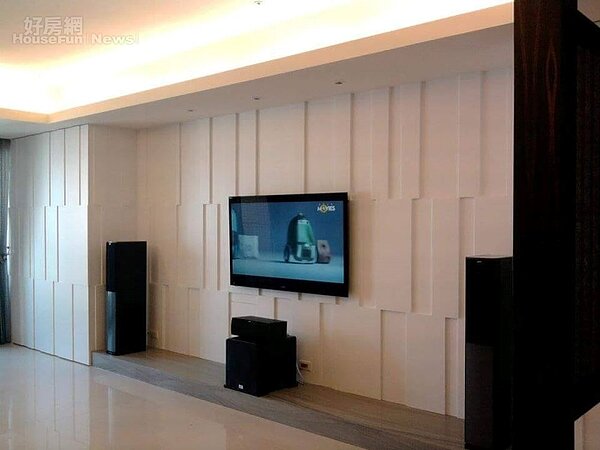 2.	白色烤漆的電視牆出於史唯婕自己想法。
