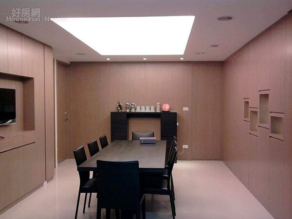 8.	方正典雅的用餐空間。