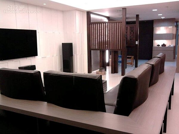 6.	喜歡簡單，因此連吊燈都捨棄。
