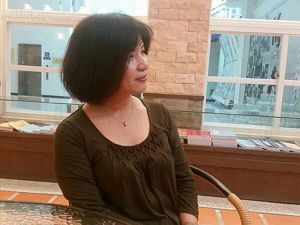 1.	蔡能寶一手開創「胡思二手書店」，成為許多愛書人的園地。

