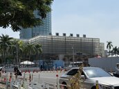 台南舊站最後一夜…路牌交接、三響鳴笛致敬　迎新站便當限量發售