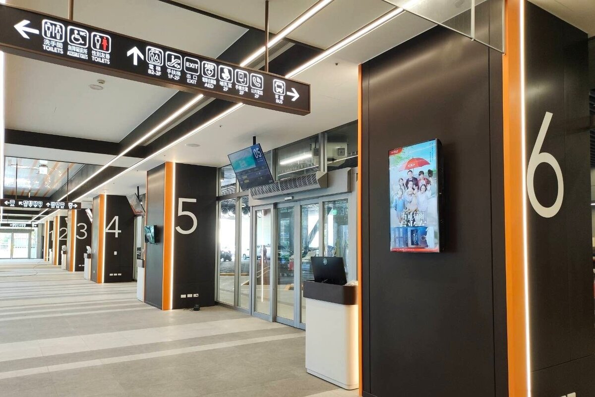 南港轉運站東站1F月台。圖／台北市政府提供