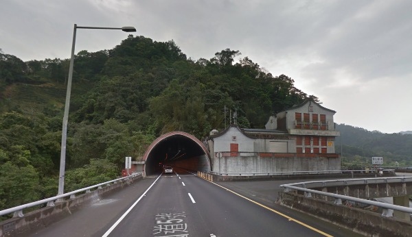 雪山隧道隧道內車速最低為70公里，最高90公里（圖／翻攝自google map）