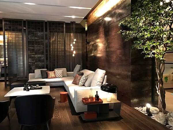 麻衣新家裝潢讓不少人直呼超氣派。(翻攝自佐藤麻衣臉書)