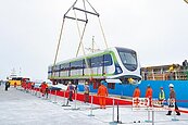 中捷首批電聯車　運抵台中港