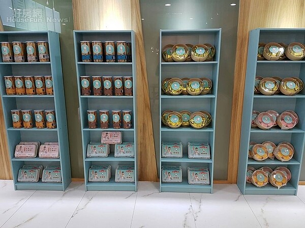 5. 陳列商品區,也是採「Tiffany藍」色系。