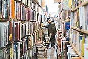 北市光華商圈舊書店…沒人潮　剩書香