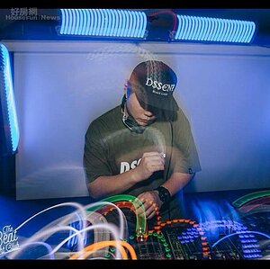 9.除了DJ身份，VICAR現在也努力經營音樂廠牌，除了代理國外好的音樂品牌，也會發掘有才華的音樂人，讓好音樂被更多人聽見。