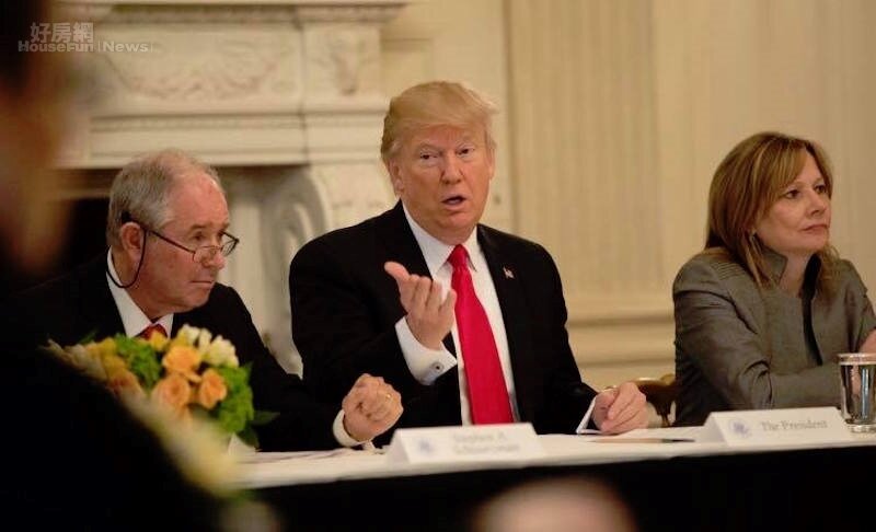 部分專星家表示，這次日全蝕帶來「烈焰與怒火」，恐嚴重衝擊川普和美國國運。（截自Donald J. Trump臉書）