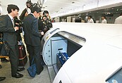 機捷預辦登機上路　自助行李託運「卡卡」