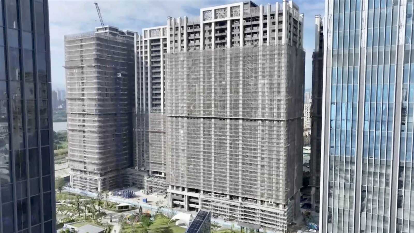 部分新興重劃區相較成熟生活圈，仍具有不同的價格基期與開發條件。圖／東森財經