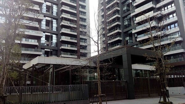 3. 高達2300餘坪基地,讓「大同璽苑」門面更顯得氣派。