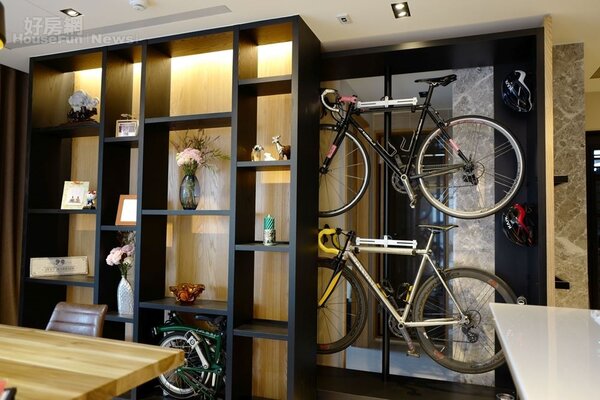 5.王偊菁未婚夫喜歡騎腳踏車，訂製的抽屜用來擺放不佔空間。
