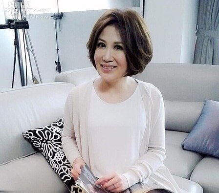 陳斐娟財經新聞經歷豐富,多年來靠著精準眼光,累積不少成功買房經驗。(翻攝自陳斐娟臉書)